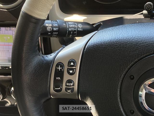 Mazda VERISA 2012-03 8362533-13