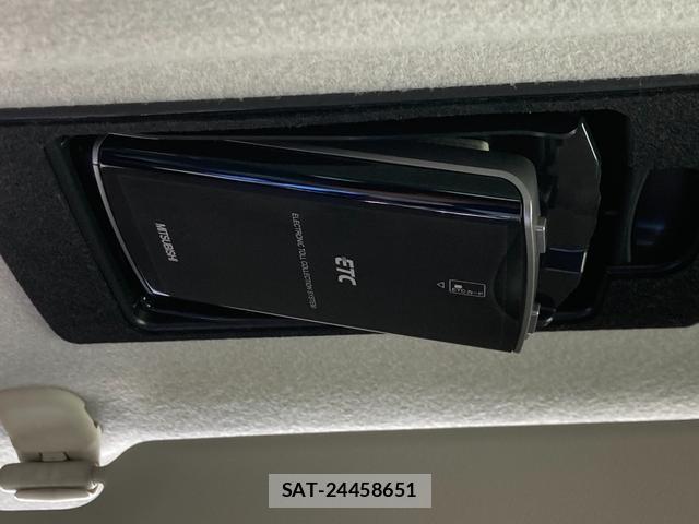 Mazda VERISA 2012-03 8362533-7