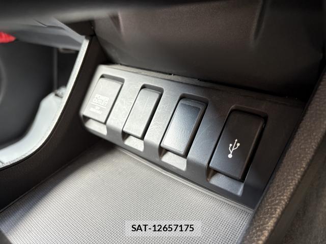 Honda VEZEL 2016-11 8361778-17