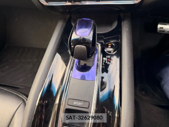 Honda VEZEL 2014-01 8362296-14