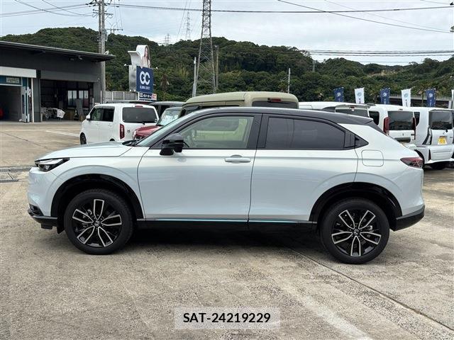 Honda VEZEL 2025-12 8362405-11