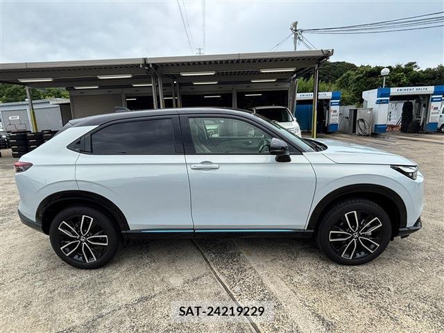 Honda VEZEL 2025-12 8362405-15