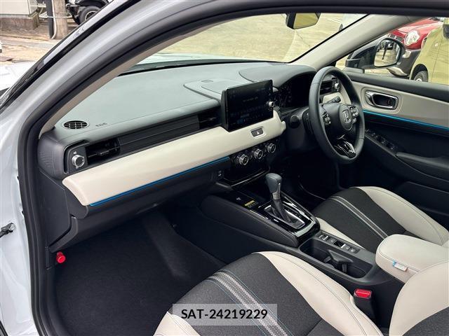 Honda VEZEL 2025-12 8362405-3
