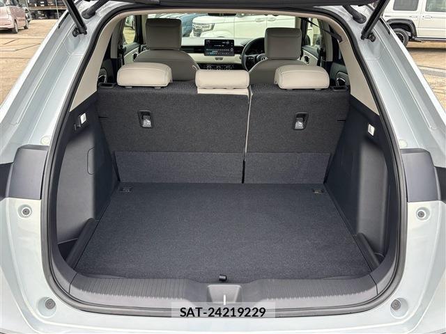 Honda VEZEL 2025-12 8362405-6