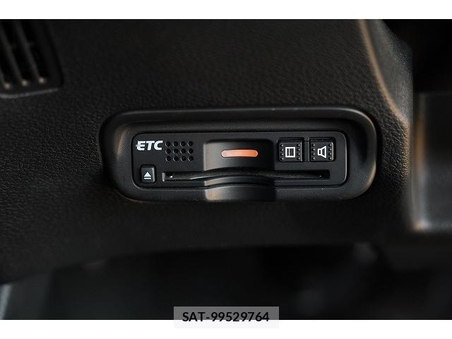Honda VEZEL 2017-06 8363383-8