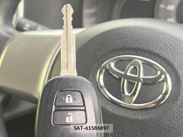 Toyota VITZ 2015-09 8361787-5