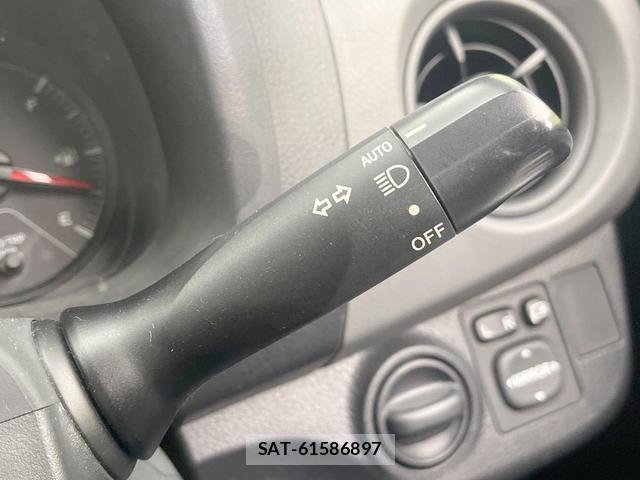 Toyota VITZ 2015-09 8361787-6