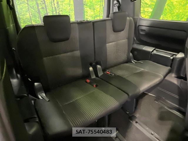 Toyota VOXY 2019-09 8360635-10