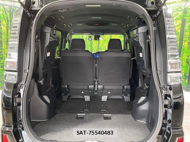 Toyota VOXY 2019-09 8360635-11