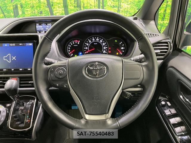 Toyota VOXY 2019-09 8360635-12