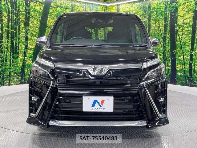 Toyota VOXY 2019-09 8360635-15
