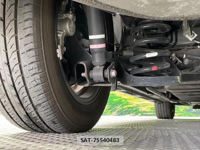 Toyota VOXY 2019-09 8360635-19