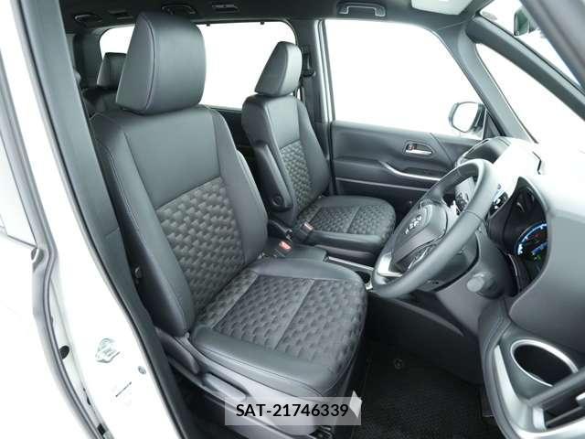 Toyota VOXY 2025-10 8360665-6