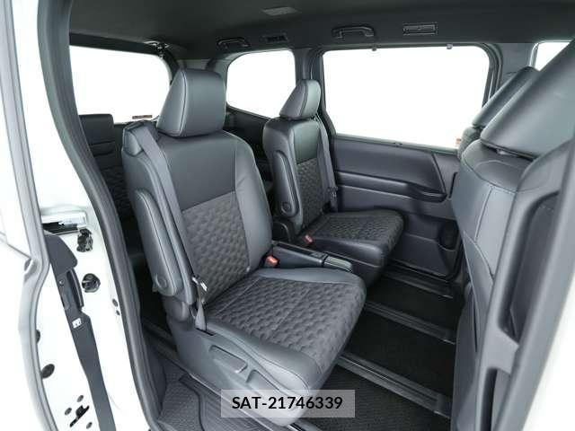 Toyota VOXY 2025-10 8360665-7