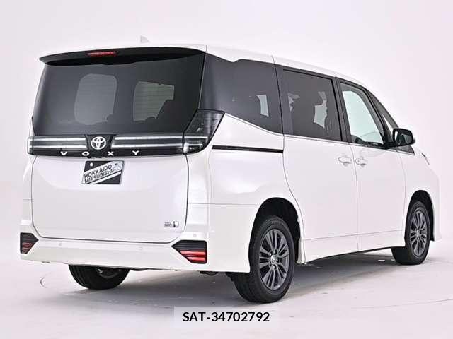 Toyota VOXY 2025-10 8360667-1