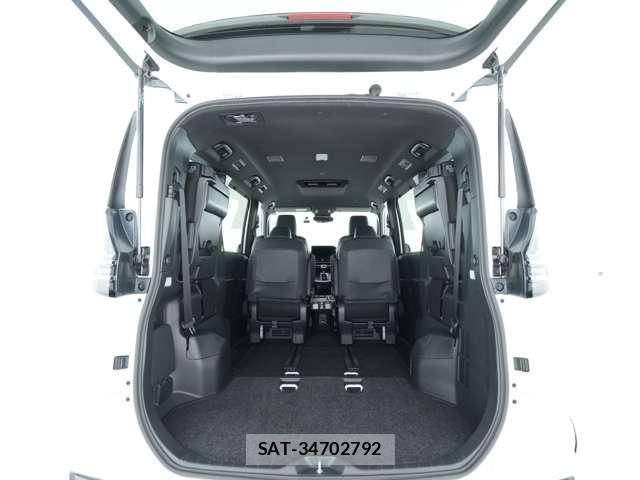 Toyota VOXY 2025-10 8360667-10