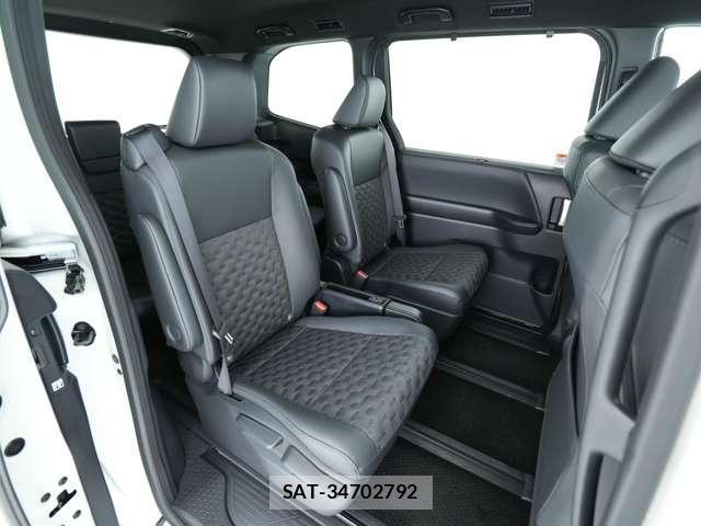 Toyota VOXY 2025-10 8360667-7