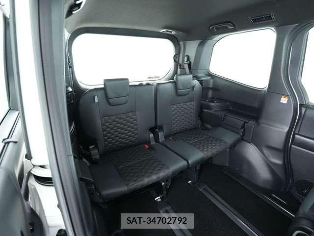 Toyota VOXY 2025-10 8360667-8