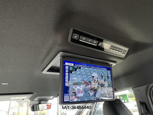 Toyota VOXY 2026-06 8360668-8