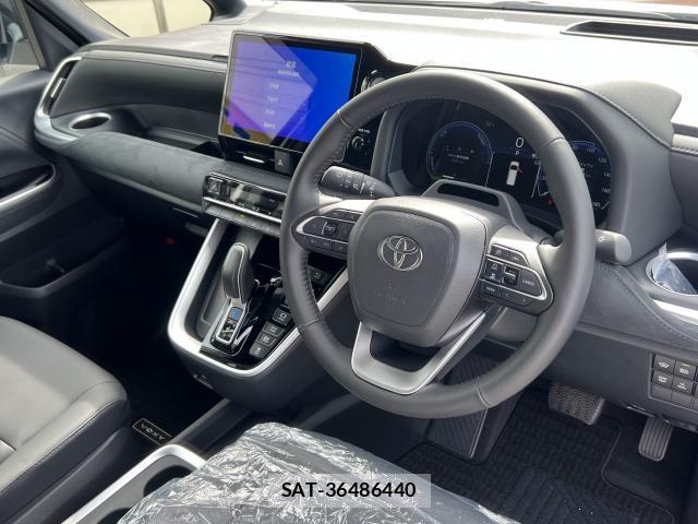 Toyota VOXY 2026-06 8360668-9