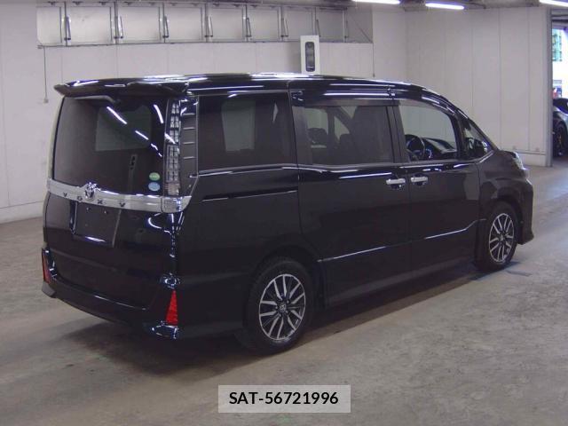 Toyota VOXY 2017-01 8360709-4
