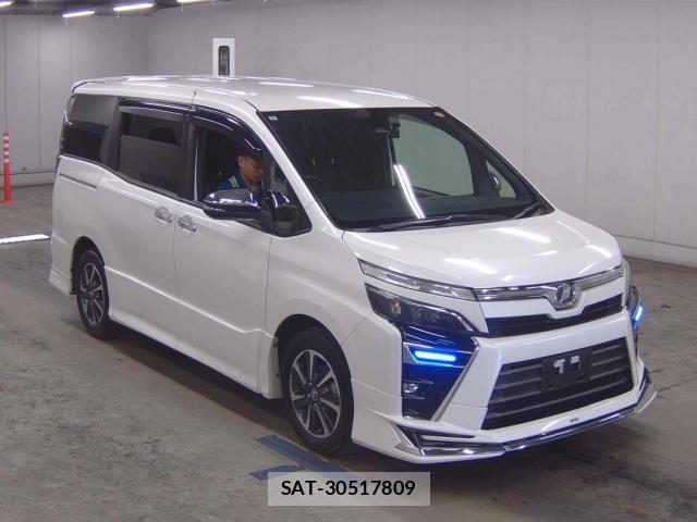 Toyota VOXY 2018-09 8360728-0