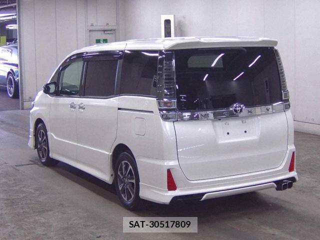 Toyota VOXY 2018-09 8360728-1