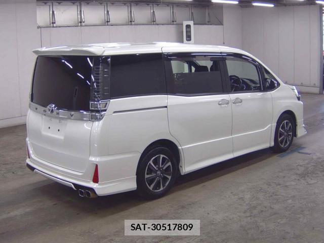 Toyota VOXY 2018-09 8360728-3