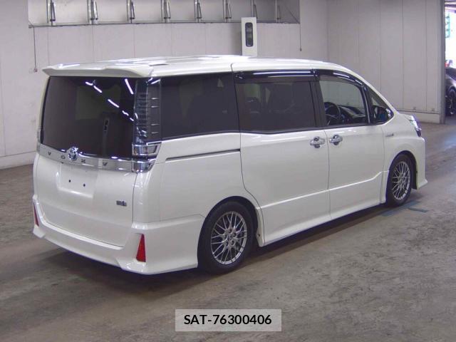 Toyota VOXY 2018-08 8360729-3