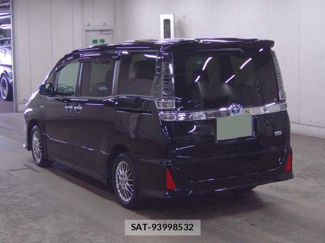 Toyota VOXY 2020-05 8360747-1