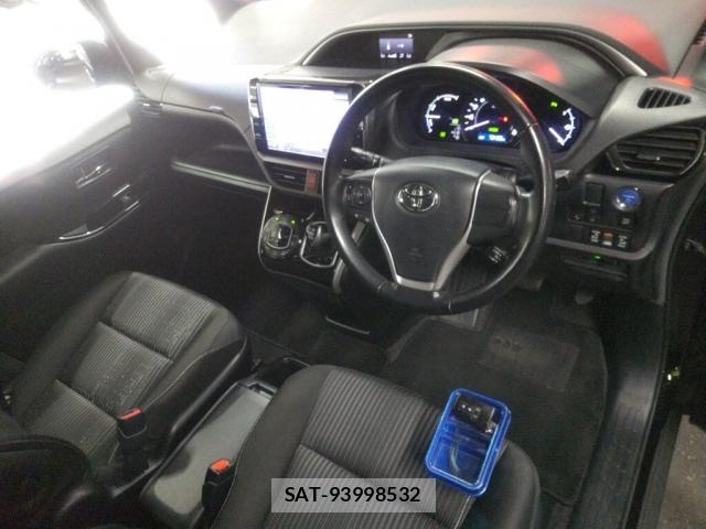 Toyota VOXY 2020-05 8360747-2