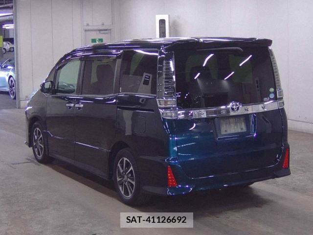 Toyota VOXY 2018-02 8360755-1