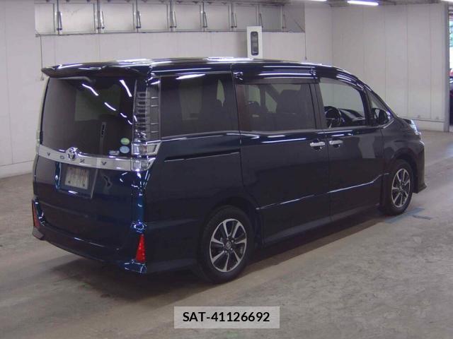 Toyota VOXY 2018-02 8360755-4