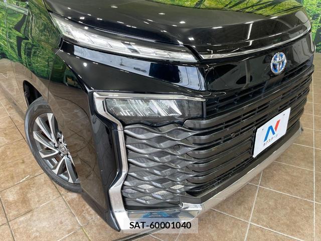 Toyota VOXY 2023-07 8360787-12