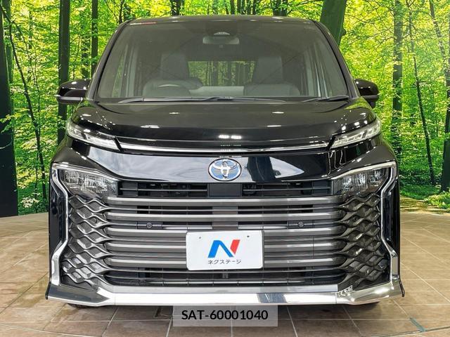 Toyota VOXY 2023-07 8360787-14