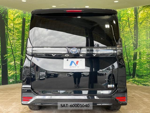 Toyota VOXY 2023-07 8360787-15