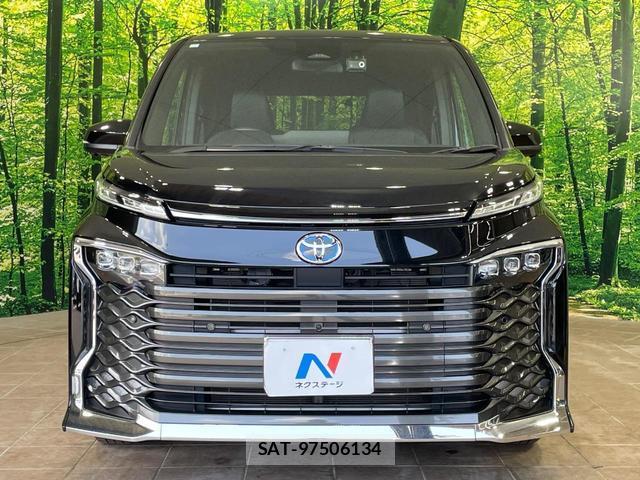 Toyota VOXY 2023-10 8360788-14