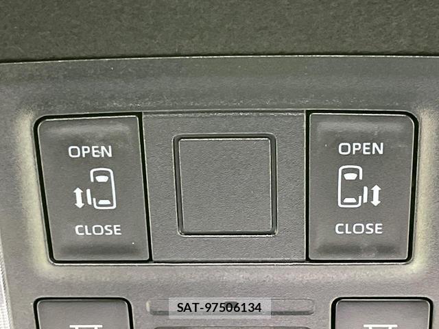 Toyota VOXY 2023-10 8360788-4