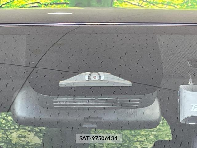 Toyota VOXY 2023-10 8360788-6
