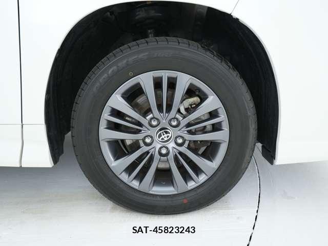 Toyota VOXY 2025-10 8360885-17