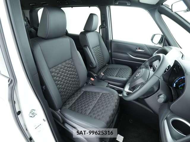 Toyota VOXY 2025-10 8360886-6