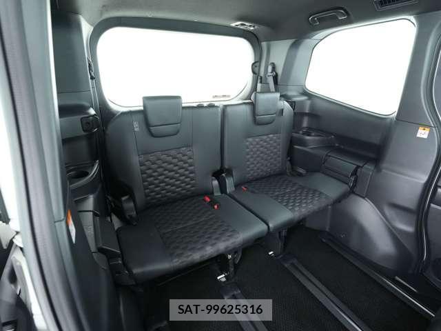 Toyota VOXY 2025-10 8360886-8