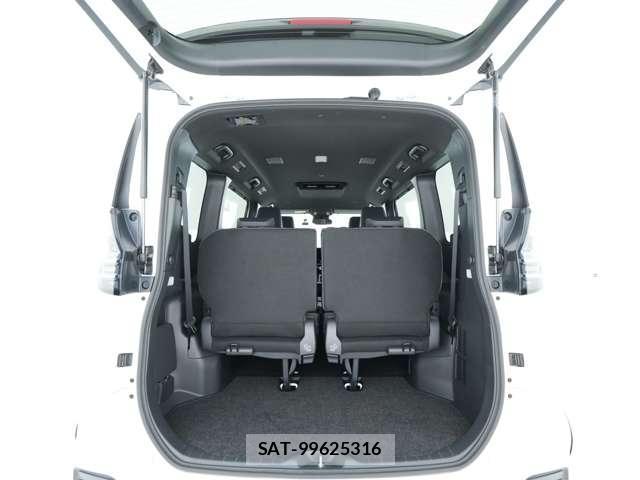 Toyota VOXY 2025-10 8360886-9