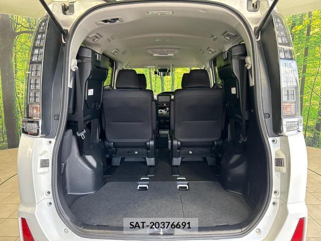 Toyota VOXY 2016-02 8360912-10