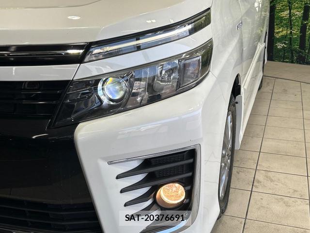 Toyota VOXY 2016-02 8360912-12