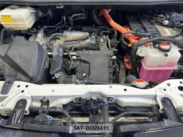 Toyota VOXY 2016-02 8360912-18