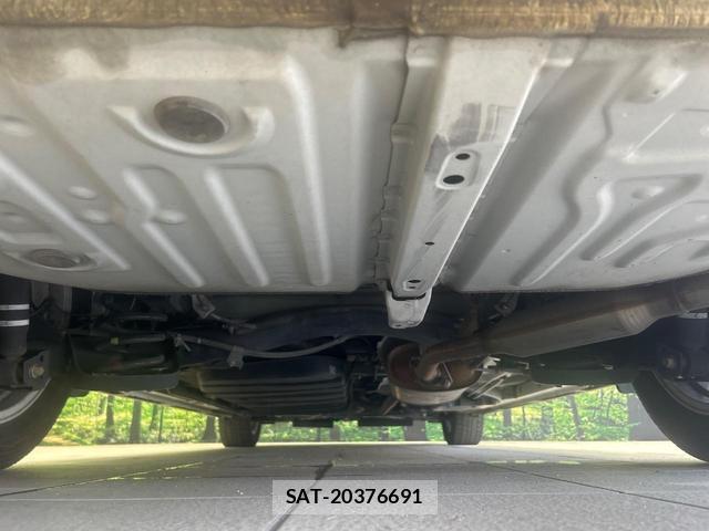Toyota VOXY 2016-02 8360912-19