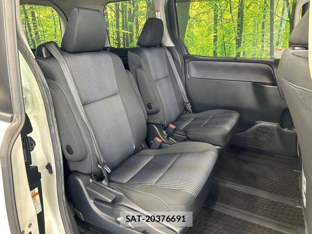 Toyota VOXY 2016-02 8360912-8