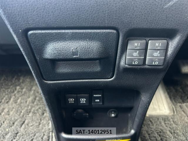 Toyota VOXY 2019-12 8360937-10