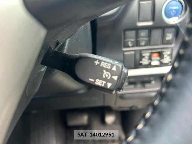 Toyota VOXY 2019-12 8360937-9